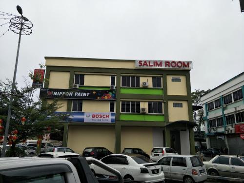 Salim Room