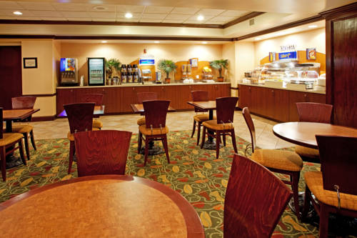 Holiday Inn Express Hotel & Suites Charleston-Ashley Phosphate